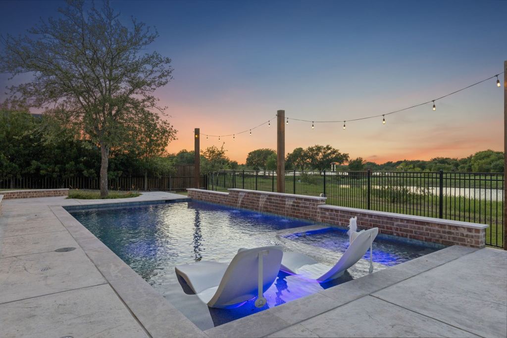 3300 Crescent Lane