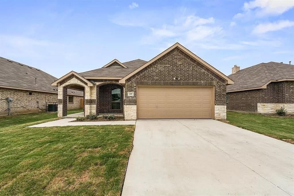 109 N Henrietta Street, Ferris, TX 75125 — photo 1