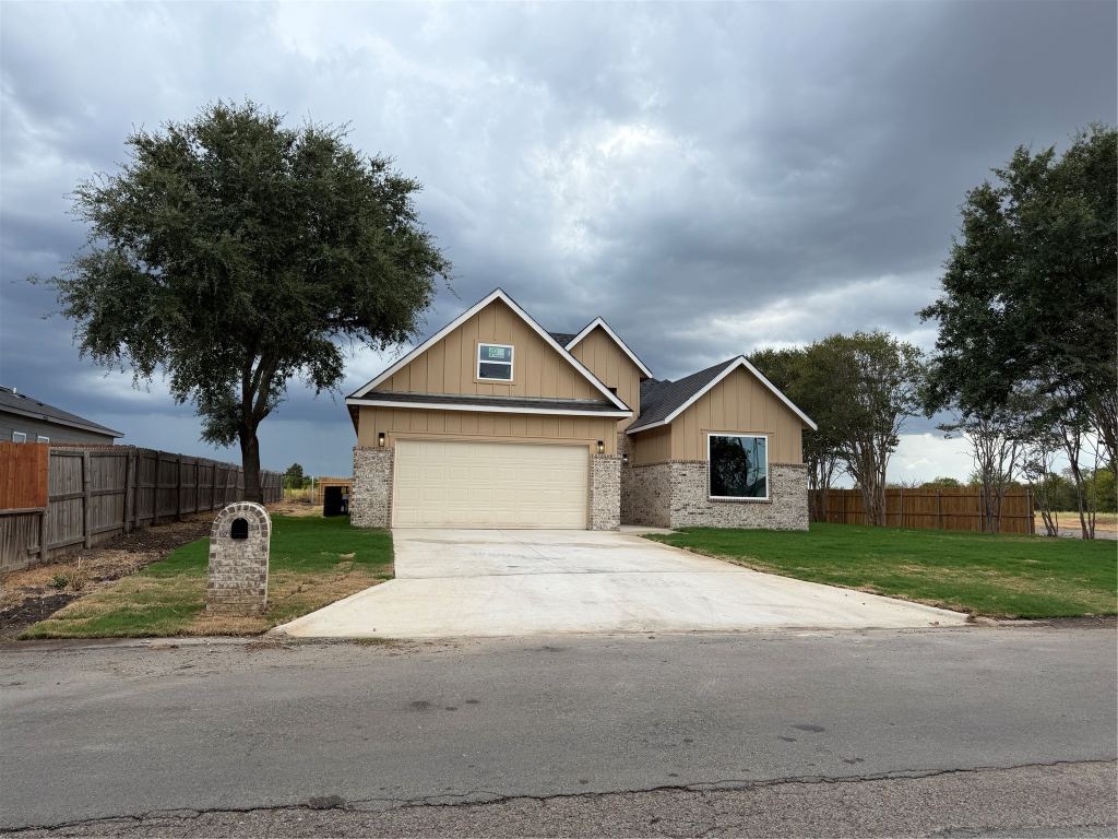 3247 Hillsdale Drive, Corsicana, TX 75110 — photo 1
