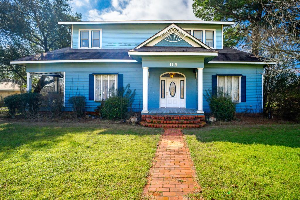 115 E Brazos, Wortham, TX 76693 — photo 1