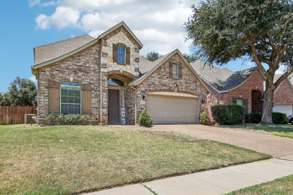 1910 Bentwood Court, Grapevine, TX 76051 — photo 1