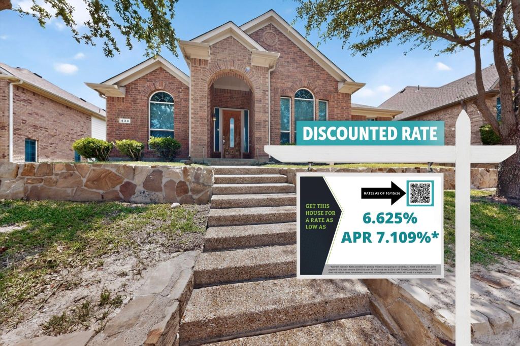 404 Castle Street, DeSoto, TX 75115 — photo 1