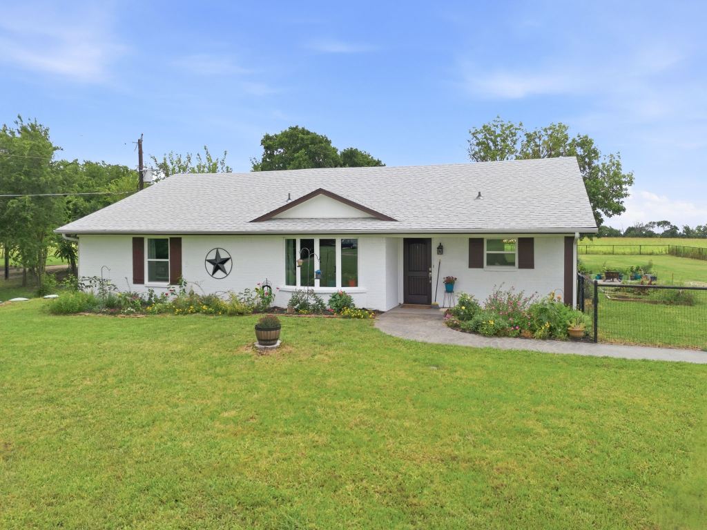 698 Hackberry Road