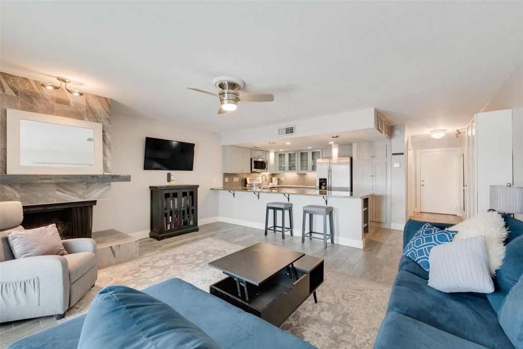 438 Yacht Club Drive D, Rockwall, TX 75032 — photo 1