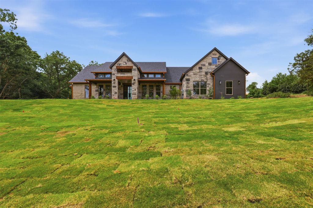 273 Martin Drive, Granbury, TX 76049 — photo 1