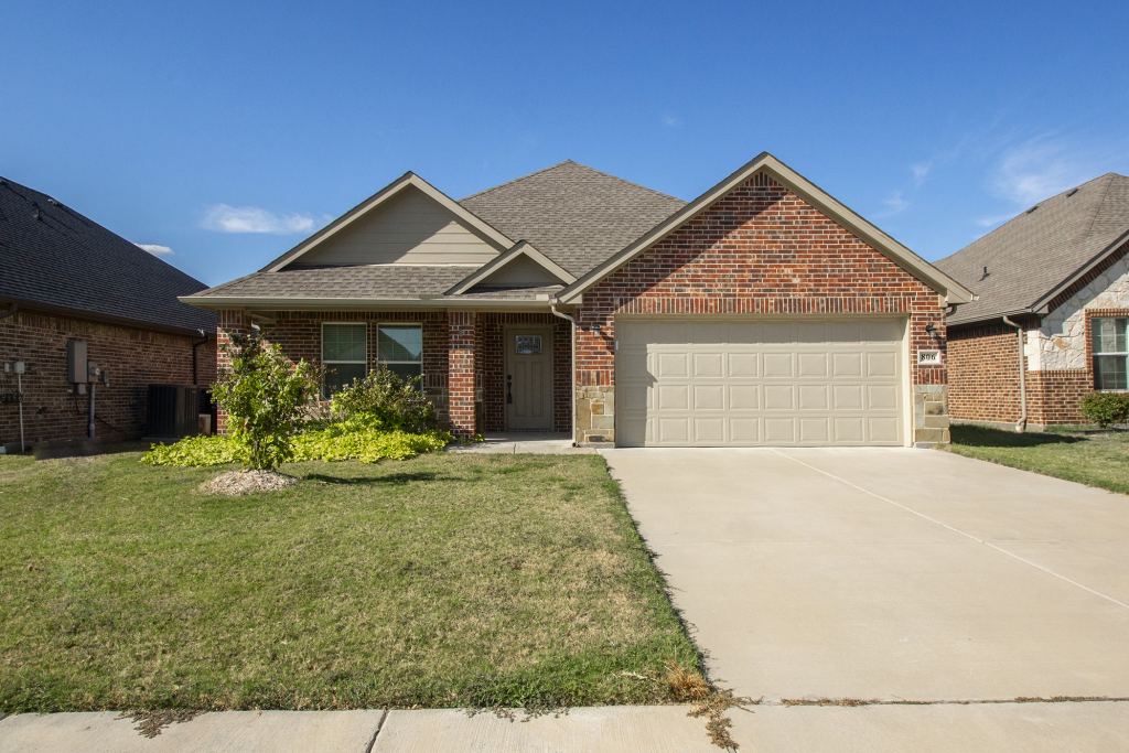 806 Ransom Way, Greenville, TX 75402 — photo 1