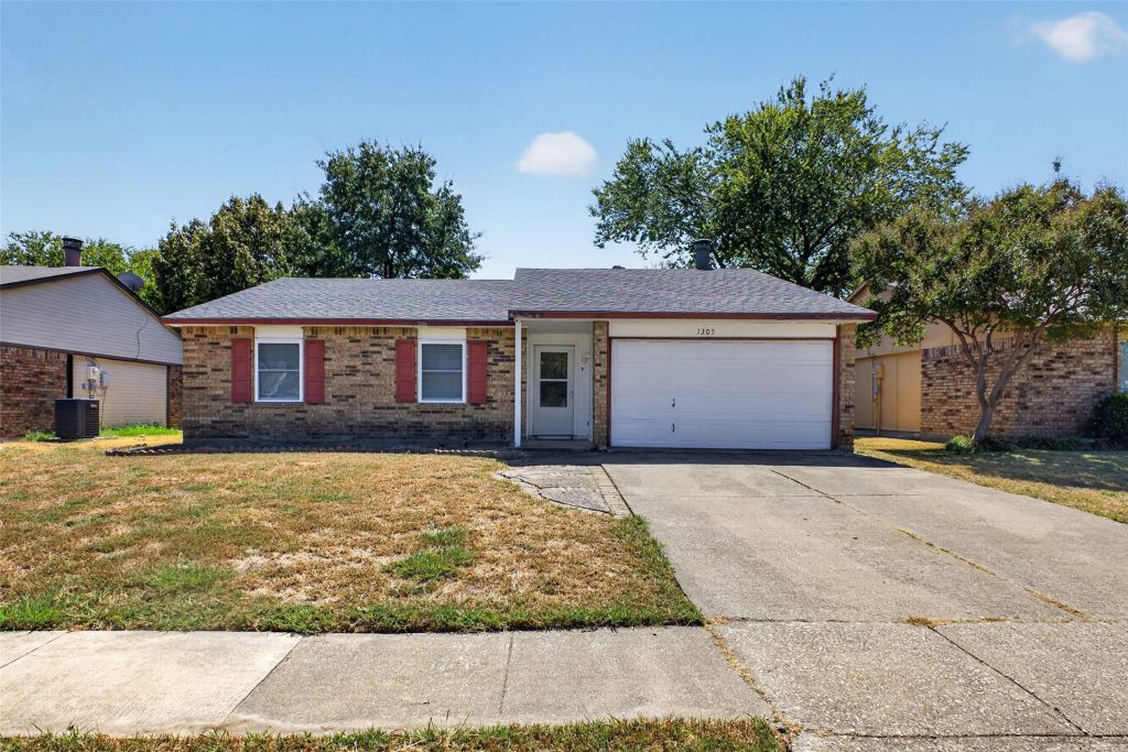 1305 Clark Trail, Grand Prairie, TX 75052 — photo 1