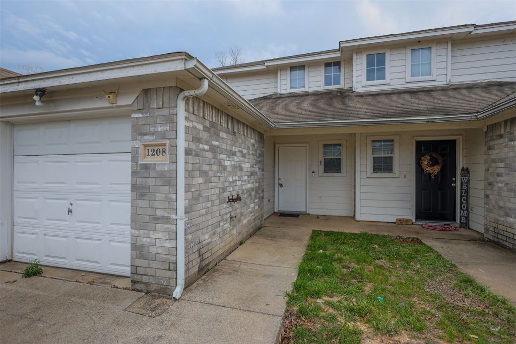 1208 Village Garden Drive, Azle, TX 76020 — photo 1