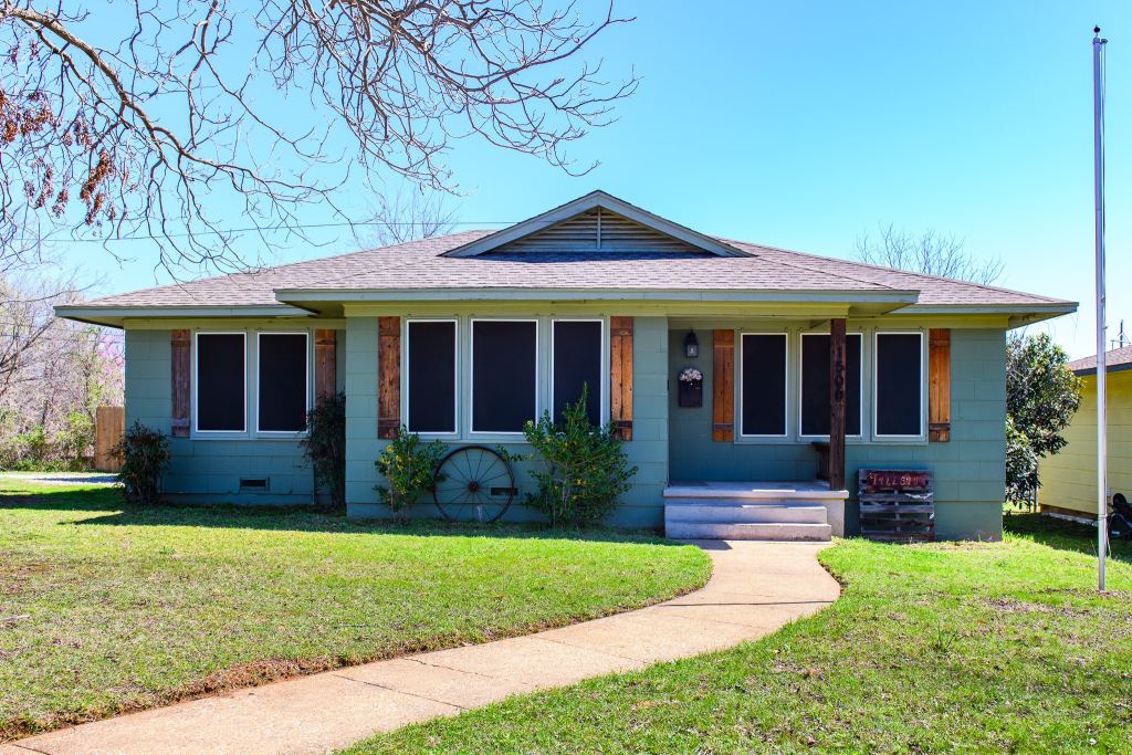 1500 S Scullin Avenue, Denison, TX 75020 — photo 1