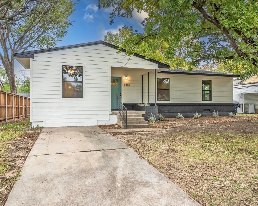 2423 Fenwick Drive, Dallas, TX 75228 — photo 1