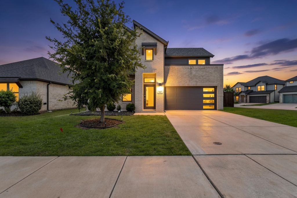 352 Boone Drive, Waxahachie, TX 75165 — photo 1