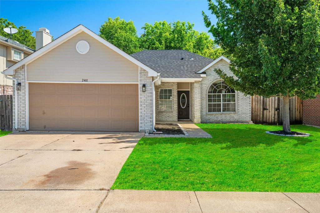 2401 Bennington Drive, Arlington, TX 76018 — photo 1