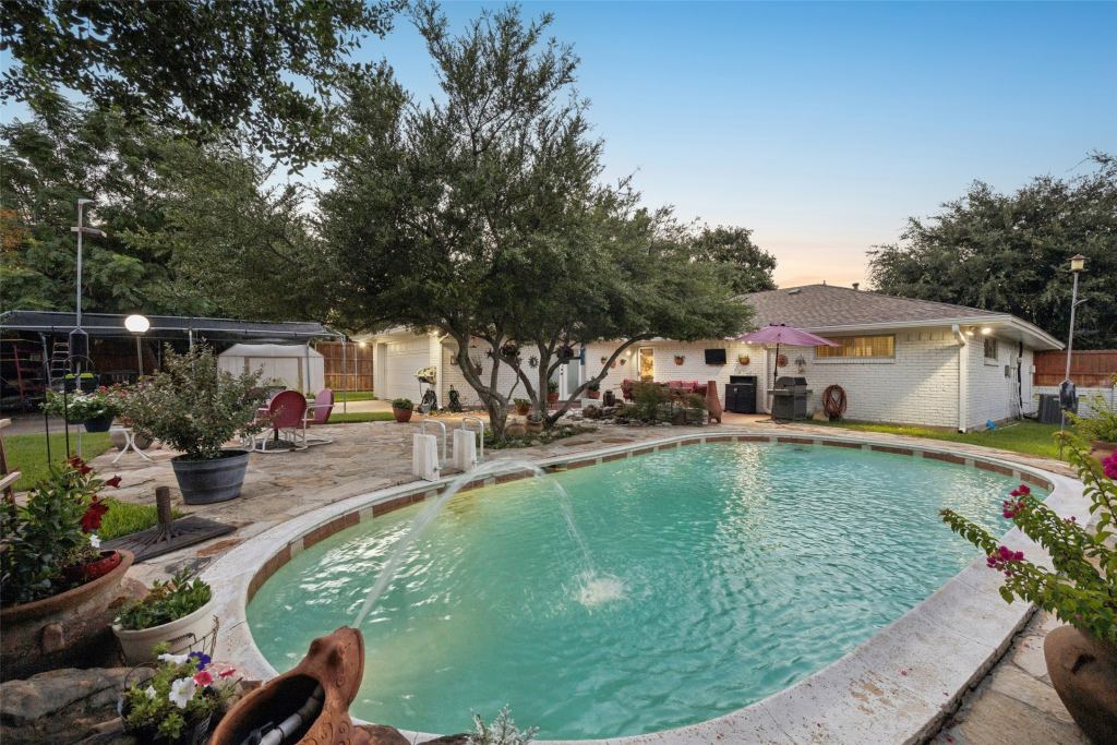 2104 Westlake Drive, Plano, TX 75075 — photo 1