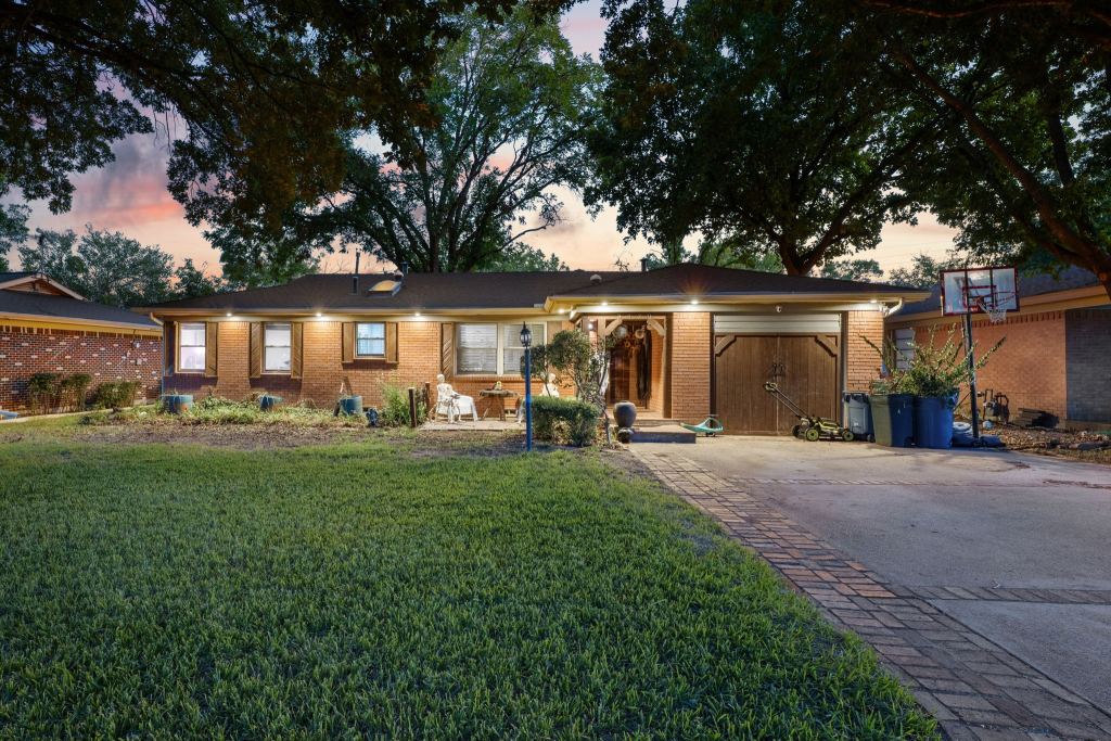 5420 Mallory Drive, Haltom City, TX 76117 — photo 1