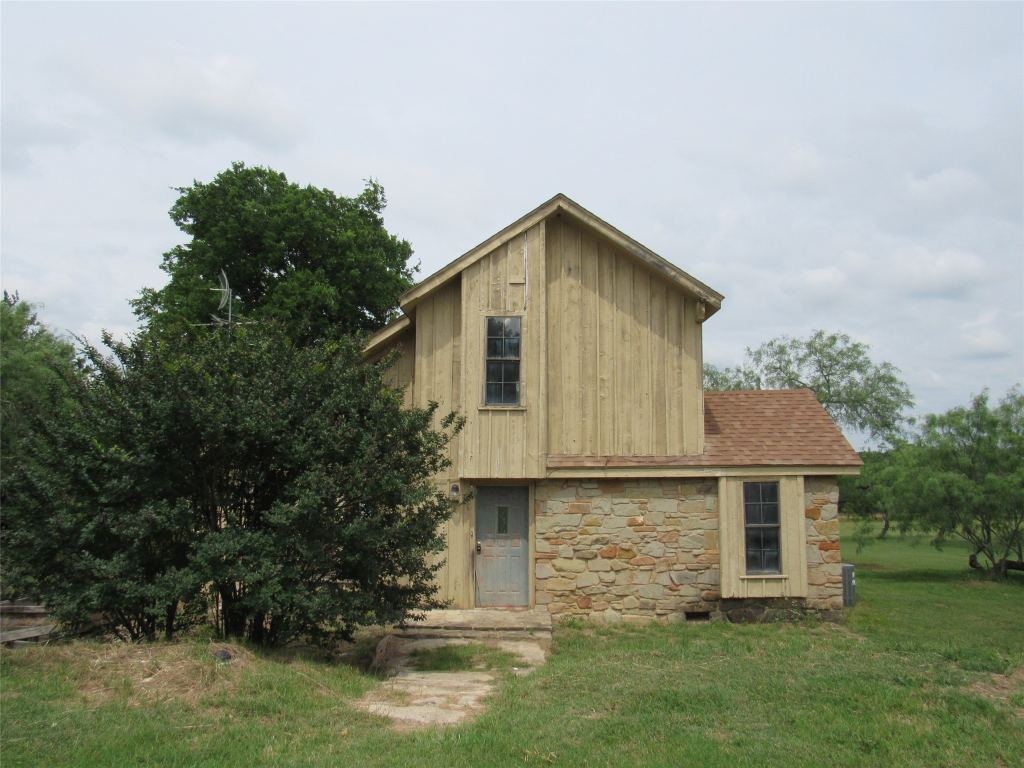 138 Private Road 227, Whitney, TX 76692 — photo 1