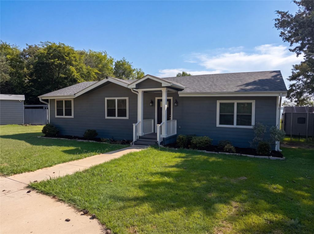 400 Causeway View, Seven Points, TX 75143 — photo 1