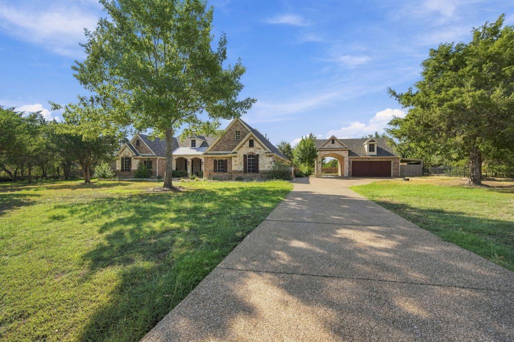 4050 Wisteria Trail