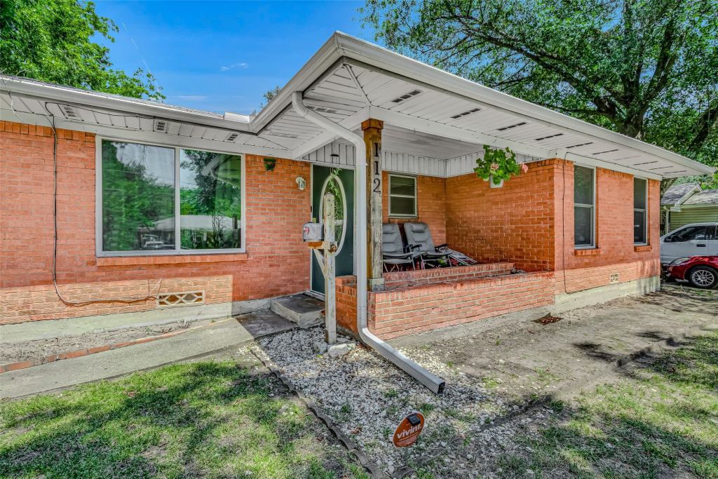 112 Oak Drive, Terrell, TX 75160 — photo 1