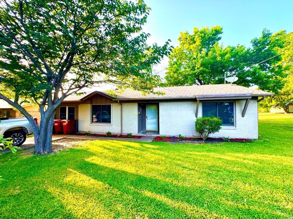 404 Neathery Street, Farmersville, TX 75442 — photo 1