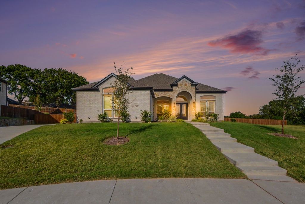 1135 Willow Lake Drive