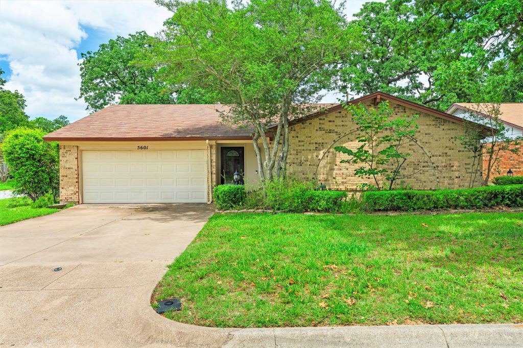 5601 Kingstree Court, Arlington, TX 76017 — photo 1