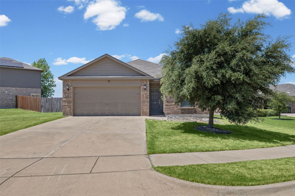 110 Alamo Way, Venus, TX 76084 — photo 1