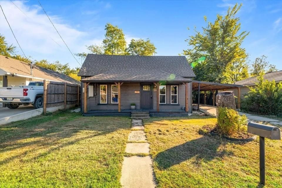 306 Hall Street, Whitesboro, TX 76273 — photo 1