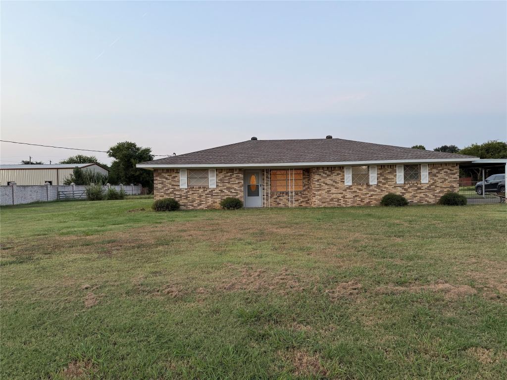 1729 Vicky Lane, Grand Prairie, TX 75052 — photo 1