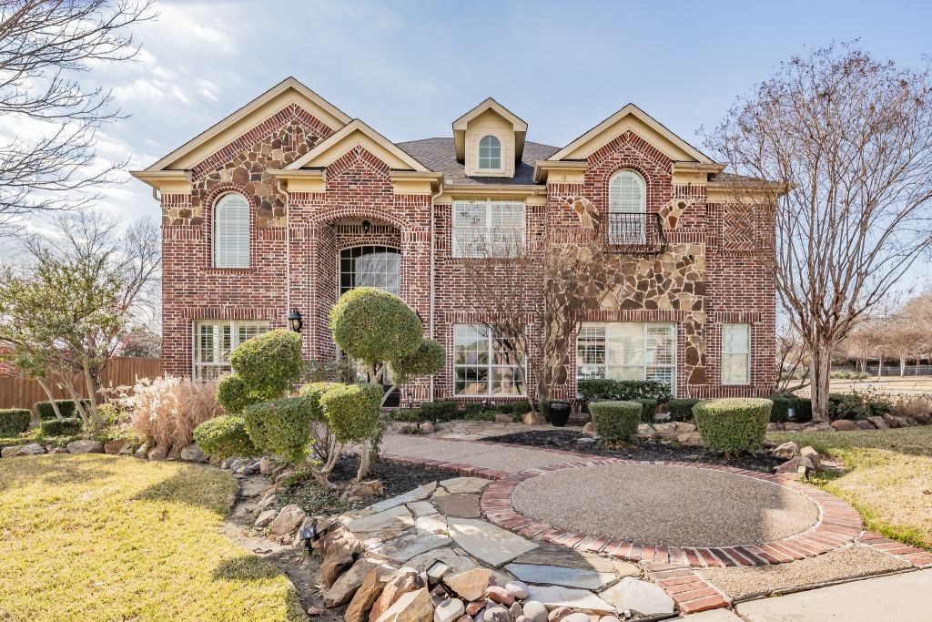 3909 Aquatic Drive, Carrollton, TX 75007 — photo 1
