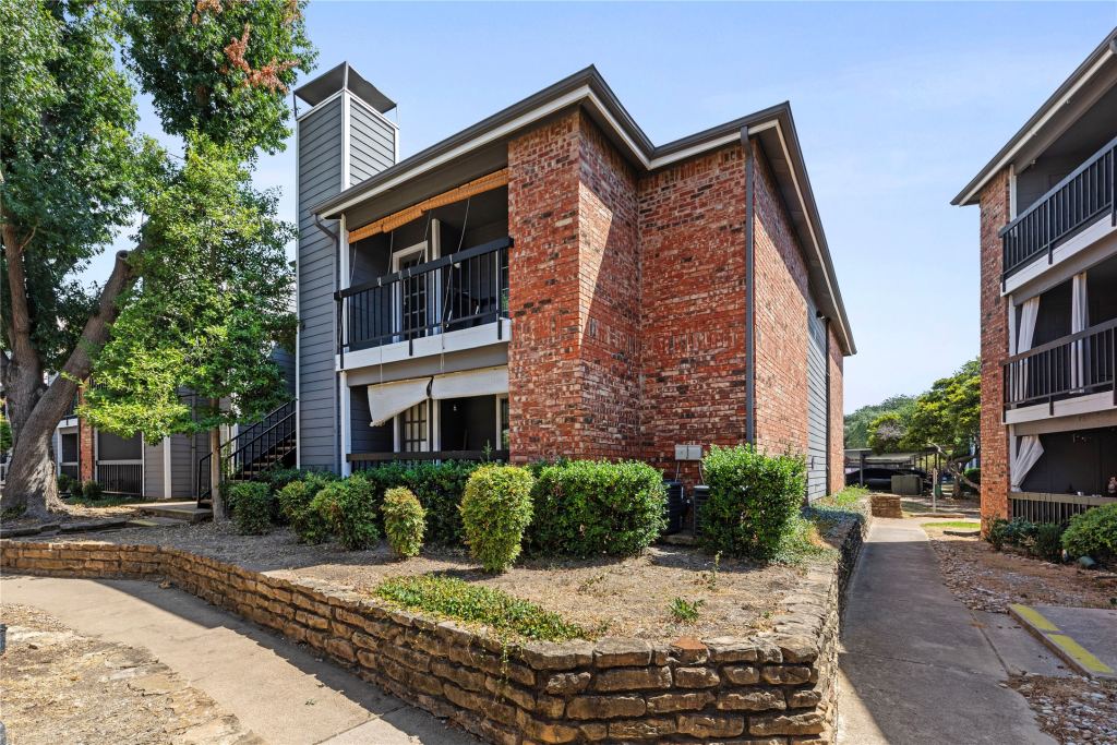 18333 Roehampton Drive 527, Dallas, TX 75252 — photo 1