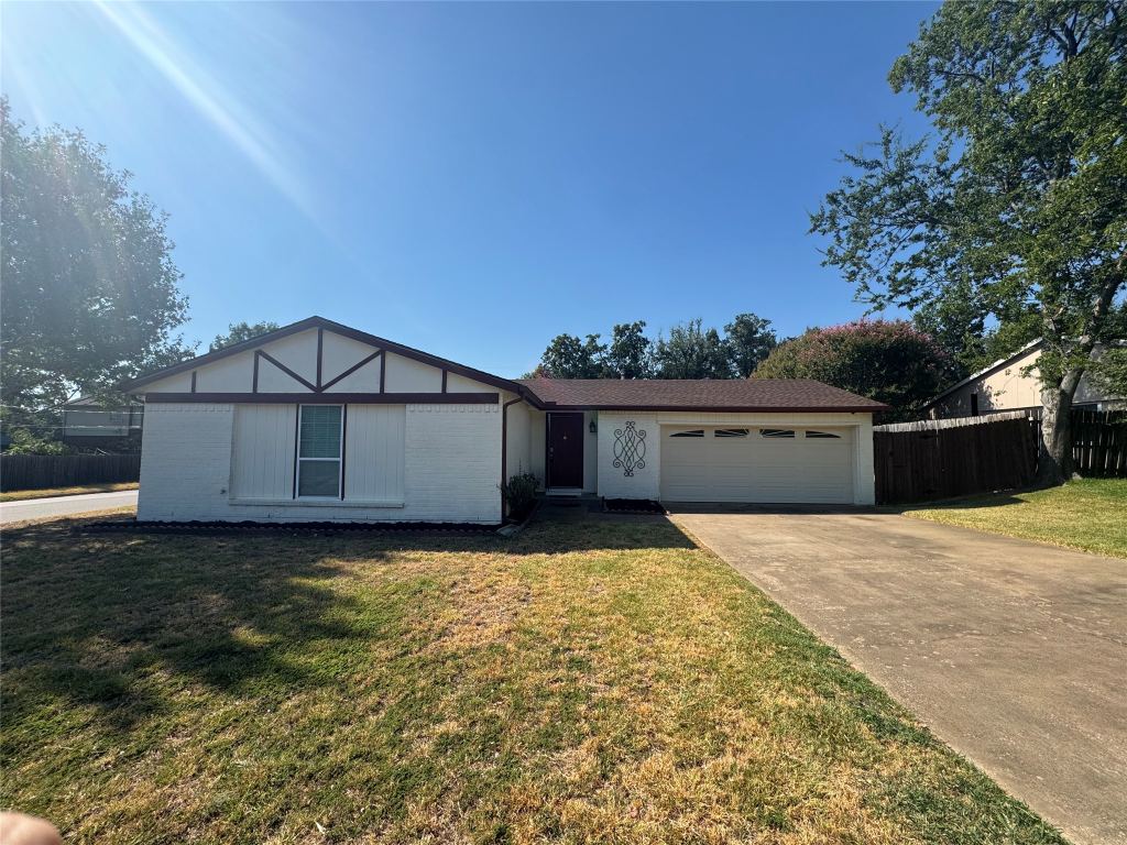 4900 French Wood Drive, Arlington, TX 76016 — photo 1