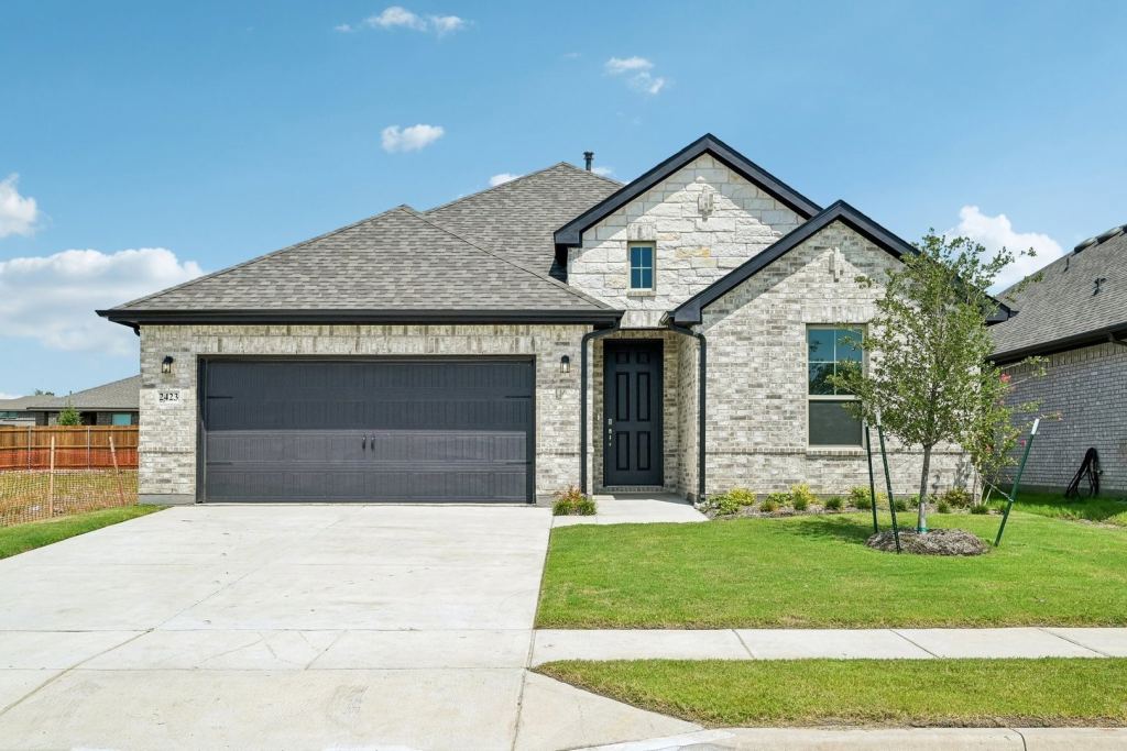 2423 Liberty Crossing Avenue, Royse City, TX 75189 — photo 1