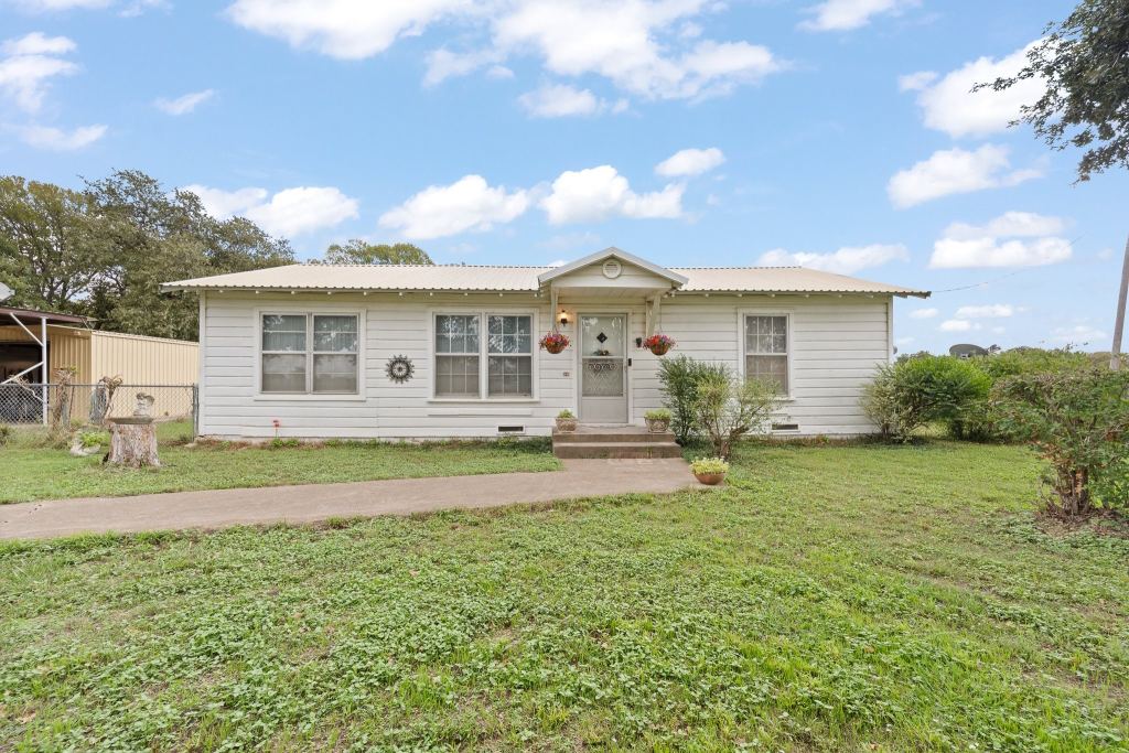 3320 N Main Street, Cleburne, TX 76033 — photo 1