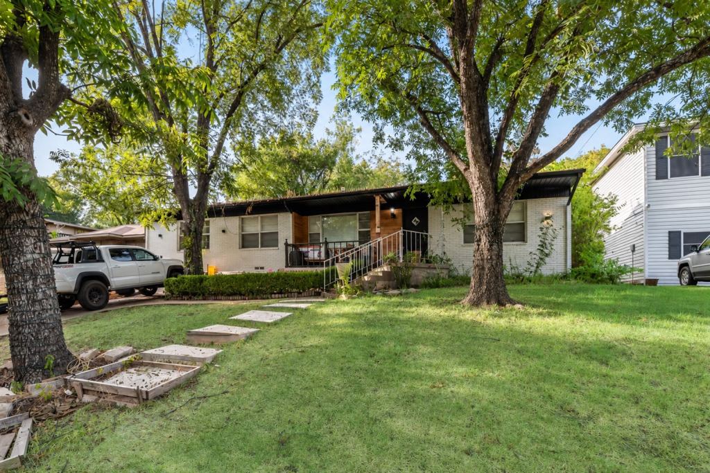 408 Ruby Road, Grand Prairie, TX 75050 — photo 1
