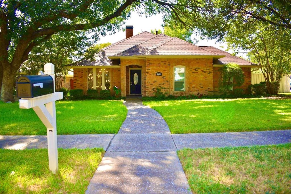 2214 Shannon Lane, Richardson, TX 75082 — photo 1