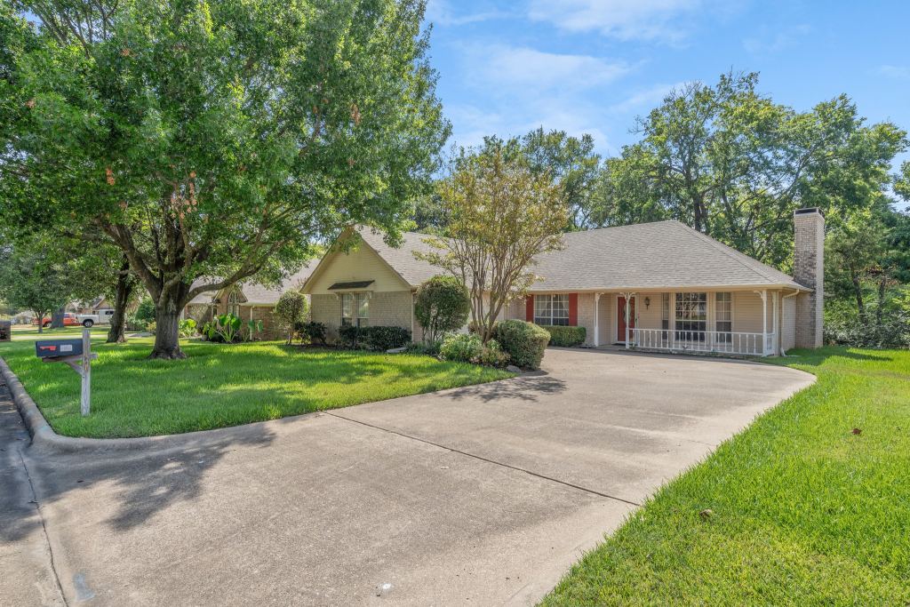 329 Jamie Way, Greenville, TX 75402 — photo 1