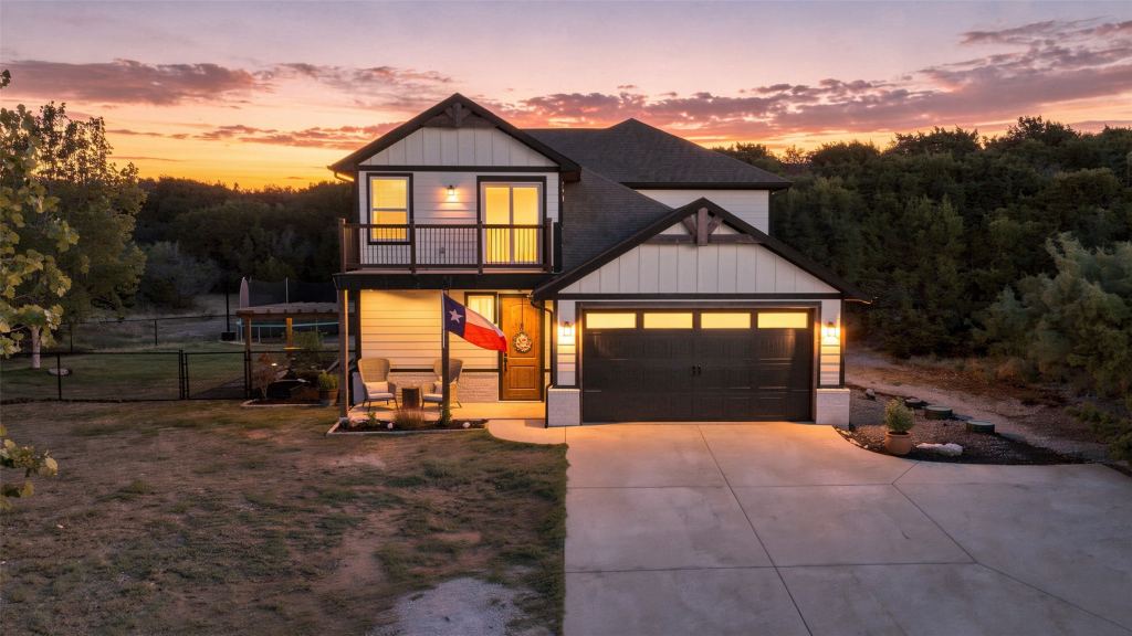1006 Mojave Trail, Granbury, TX 76048 — photo 1