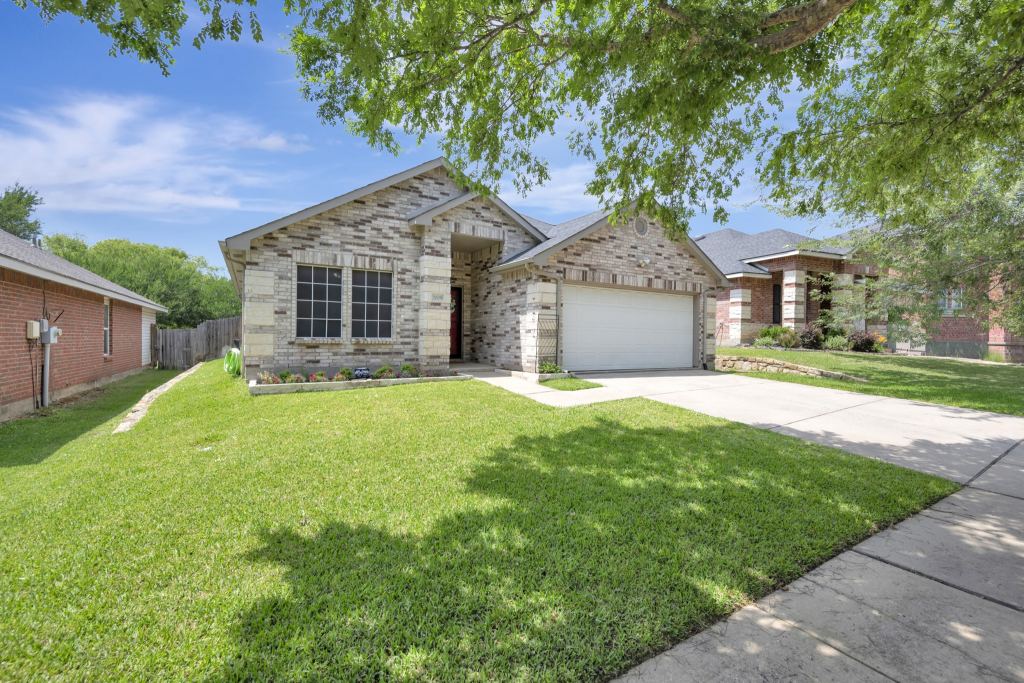 3209 Clydesdale Drive, Denton, TX 76210 — photo 1