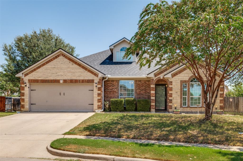 702 Champlain Court, Midlothian, TX 76065 — photo 1