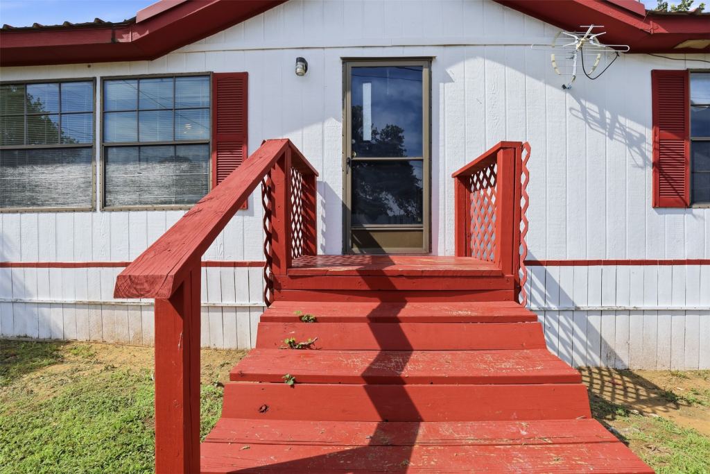 3601 Mockingbird Circle, Cleburne, TX 76031 — photo 1