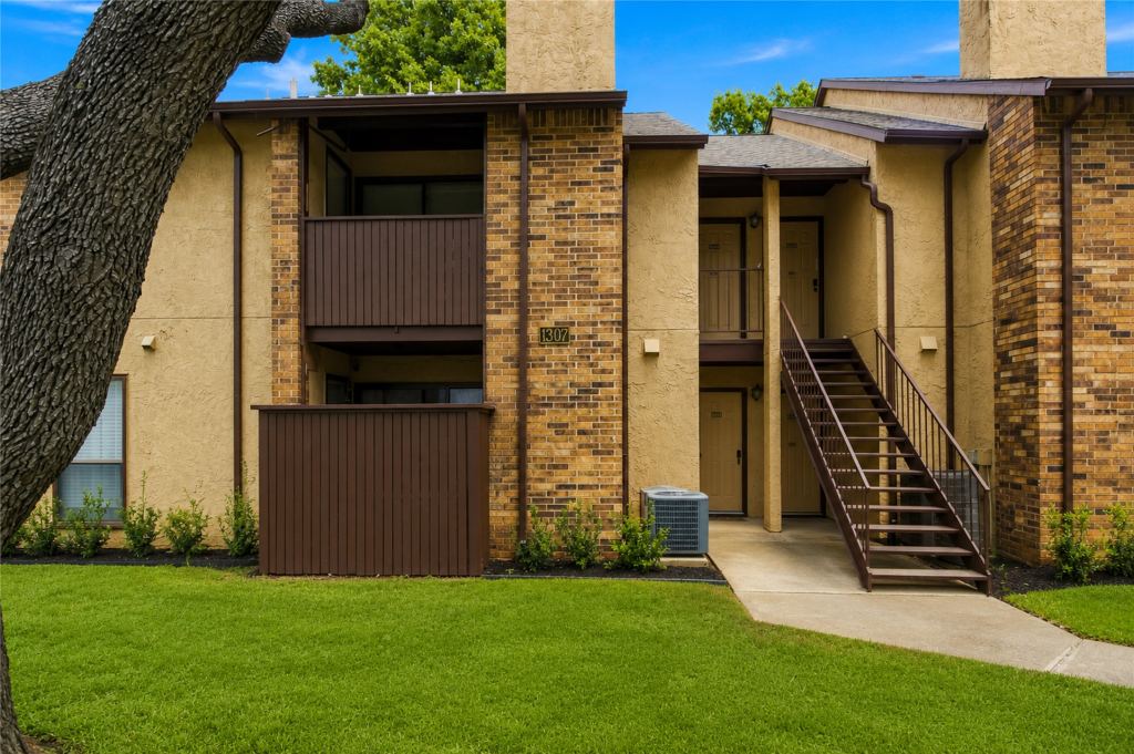 1307 Willoughby Lane 5421, Arlington, TX 76011 — photo 1