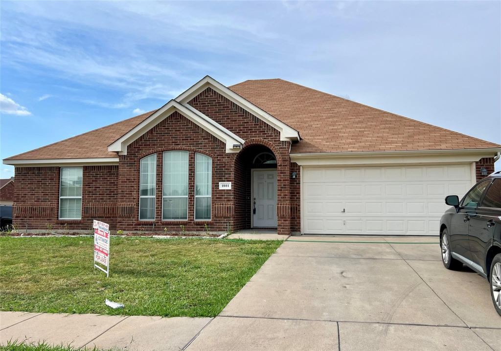 1801 Kathryn Court, Arlington, TX 76018 — photo 1