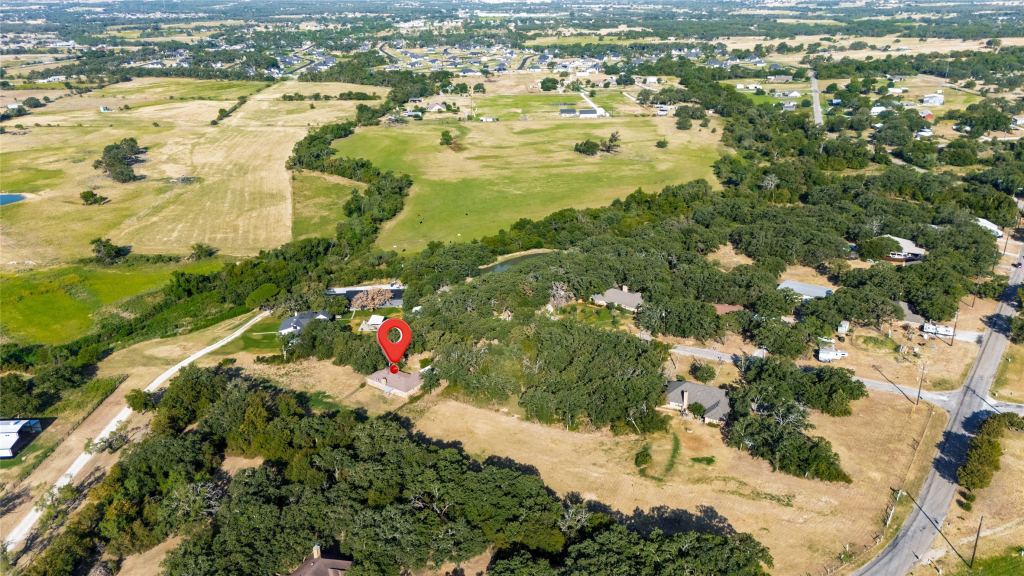 211 Oak Court, Springtown, TX 76082 — photo 1