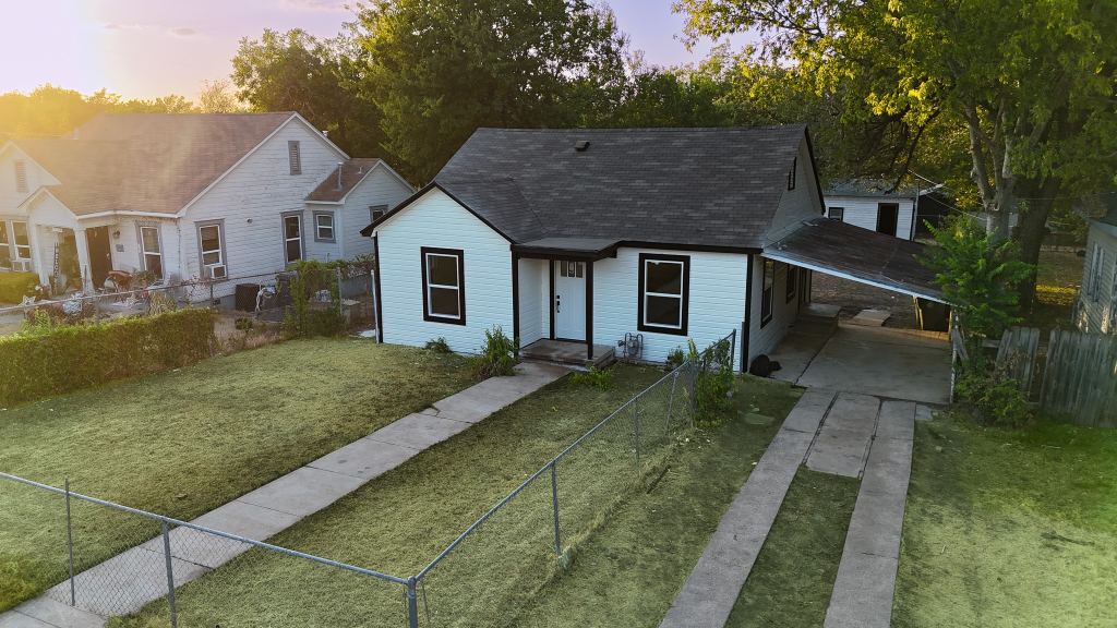 1527 Maple Avenue, Waco, TX 76707 — photo 1