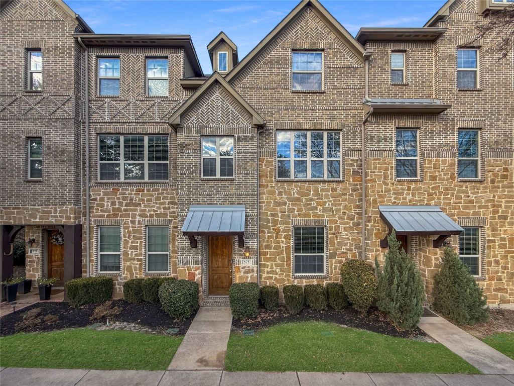 573 W Royal Lane, Irving, TX 75039 — photo 1