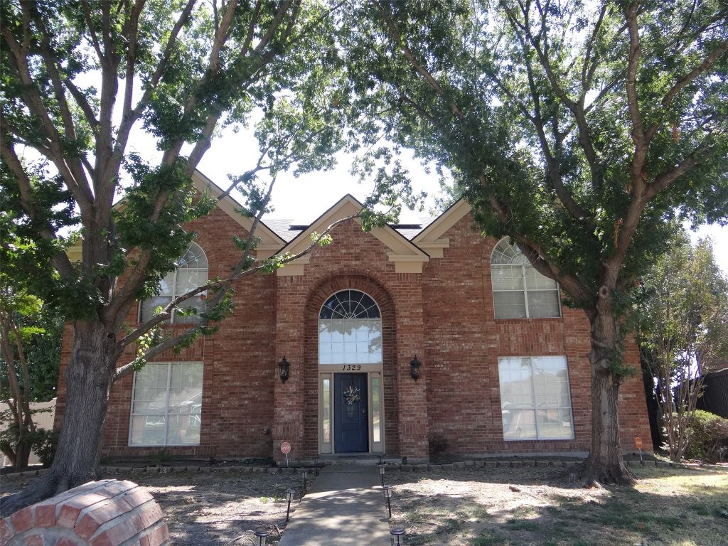 1329 Woodthorpe Drive, Mesquite, TX 75181 — photo 1
