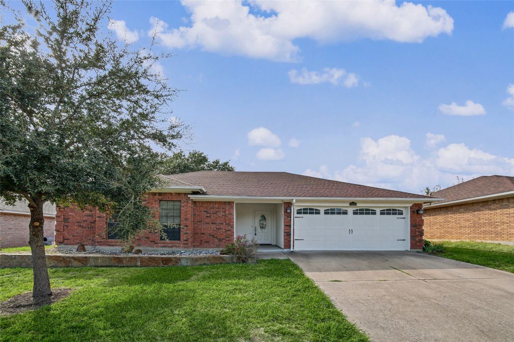 7929 Sunrise Drive, Watauga, TX 76148 — photo 1