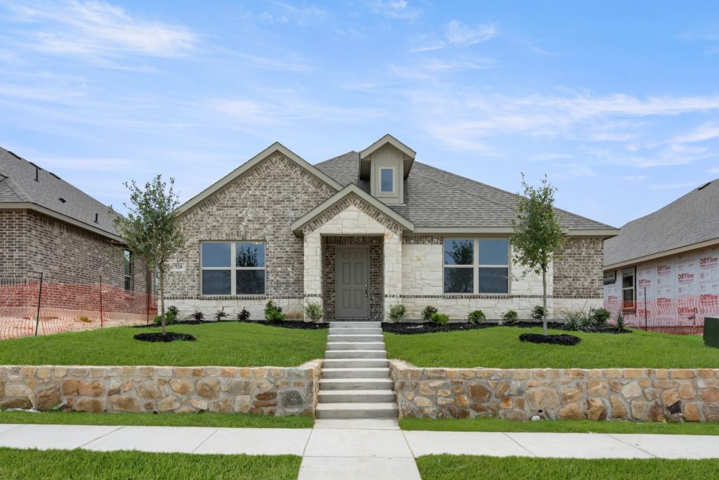 328 Dairy Way, Midlothian, TX 76065 — photo 1