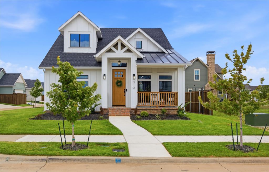 313 Dylan Way