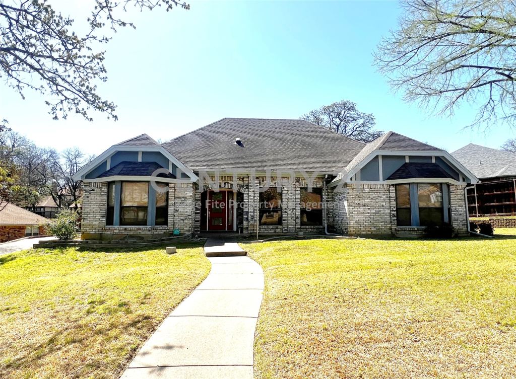 812 Newport Road, Fort Worth, TX 76120 — photo 1